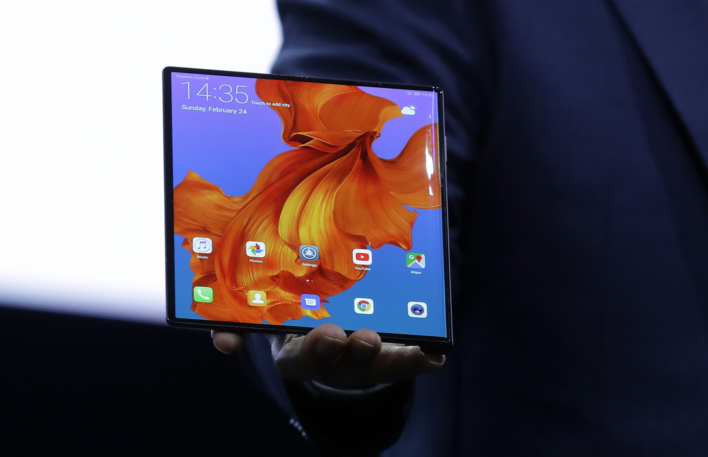 jammer nut key missing - China’s Huawei Unveils 5G Phone with Folding Screen